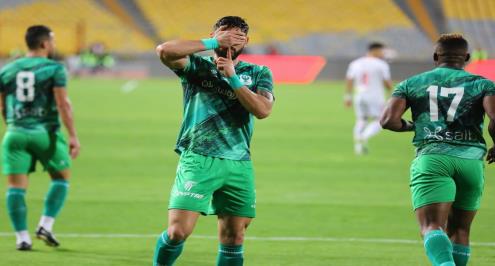فلسطيني إسباني واستمر 365 يومًا دون ناد.. من هو ياسر حمد المرشح للانتقال للزمالك؟
